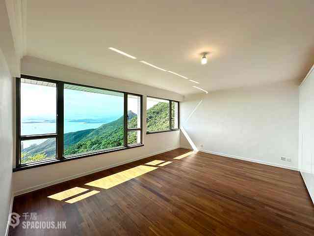 The Peak - Mount Austin Estate 06