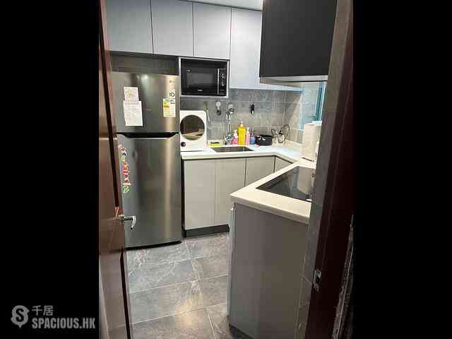 Tai Kok Tsui - The Long Beach Tower 3 03