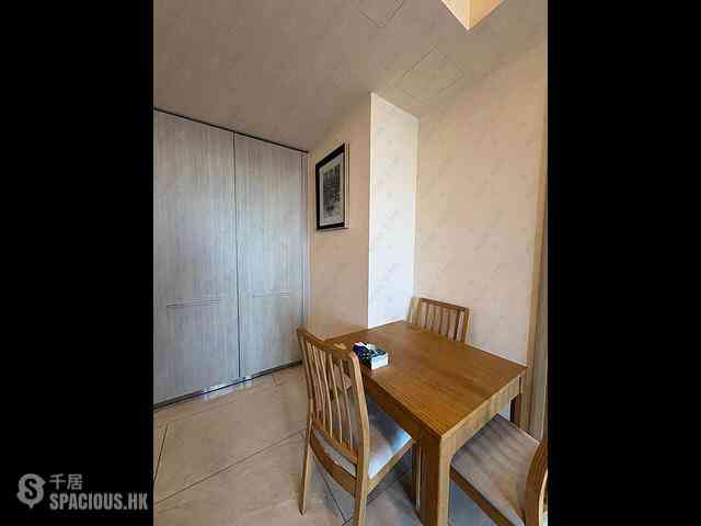 Sai Ying Pun - King's Hill 05