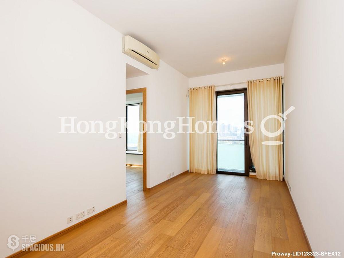 Wan Chai - The Gloucester 01