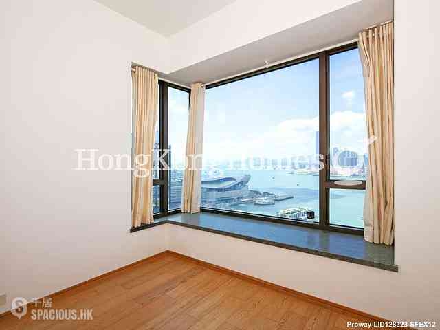Wan Chai - The Gloucester 06