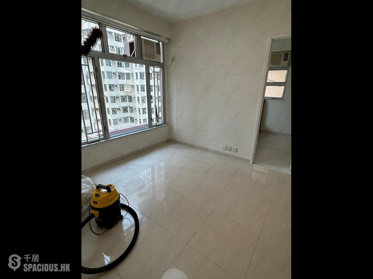 Sai Ying Pun - King Ming Mansion 01