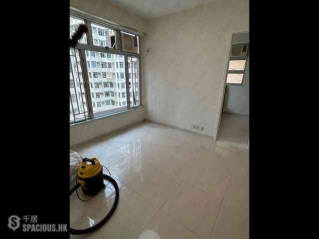 Sai Ying Pun - King Ming Mansion 01