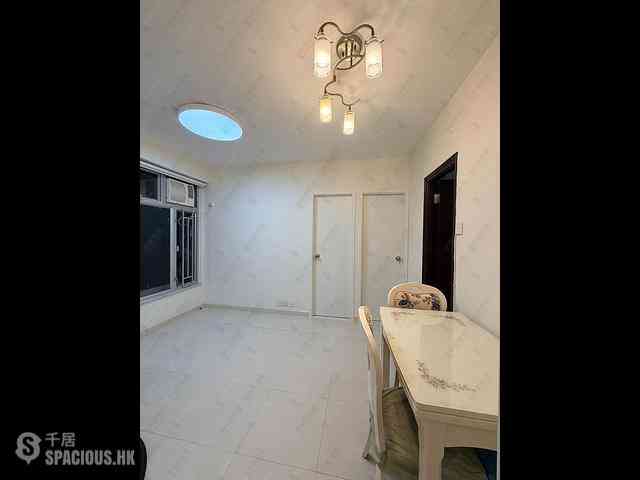 Sai Ying Pun - King Ming Mansion 06