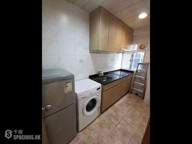 Wan Chai - Ying King Building (Mansion) 07