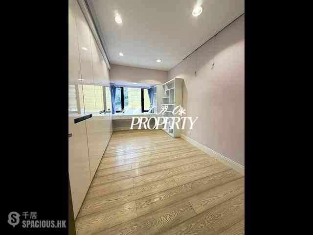 Pok Fu Lam - Woodbury Court 18
