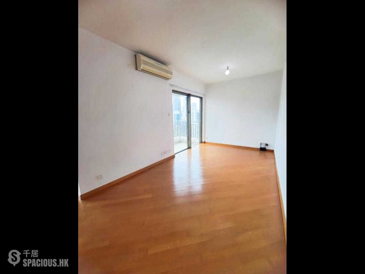 Wan Chai - The Zenith 01