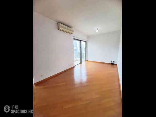 Wan Chai - The Zenith 01