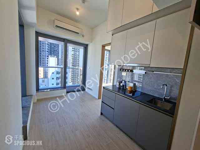 Sai Ying Pun - Des Voeux W Residence 02