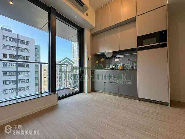 Sai Ying Pun - Des Voeux W Residence 01