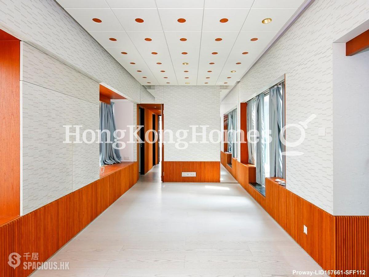 Causeway Bay - Diva 01