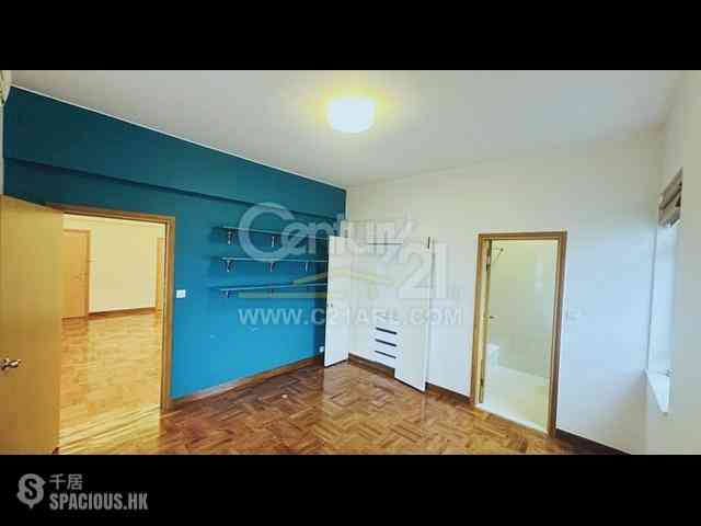 The Peak - Vivian Court 10