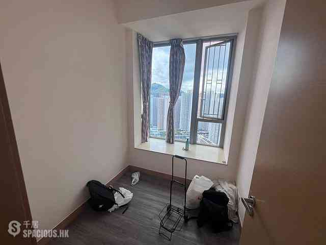 Tseung Kwan O - The Wings 07