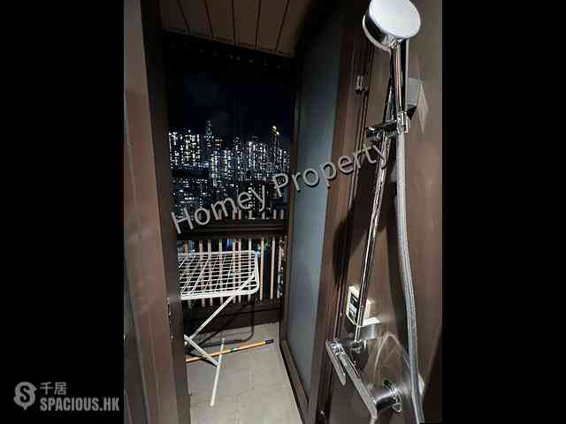 North Point - One Prestige 03