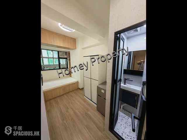 Wan Chai - Cheong Ip Building 03