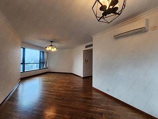 Mid Levels West - 80 Robinson Road 03
