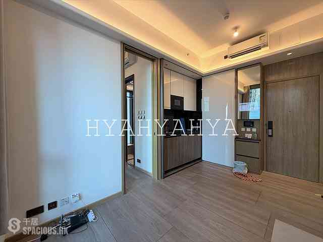 Sai Ying Pun - Two・Artlane 06