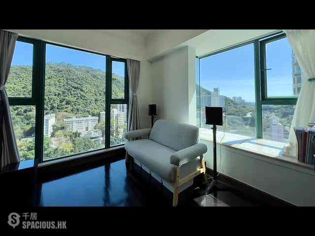 Kennedy Town - University Heights 01