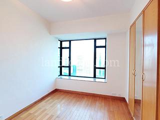 Mid Levels Central - Fairlane Tower 04