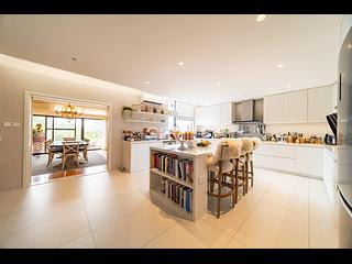 Discovery Bay - Discovery Bay Phase 1 Beach Village Headland Drive 09