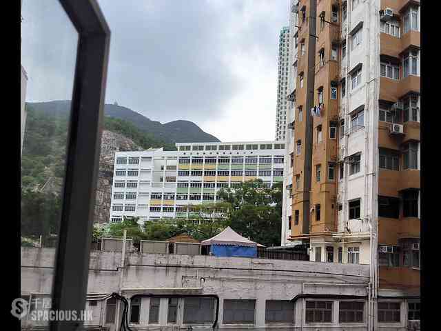 Shau Kei Wan - Fu King Building 03