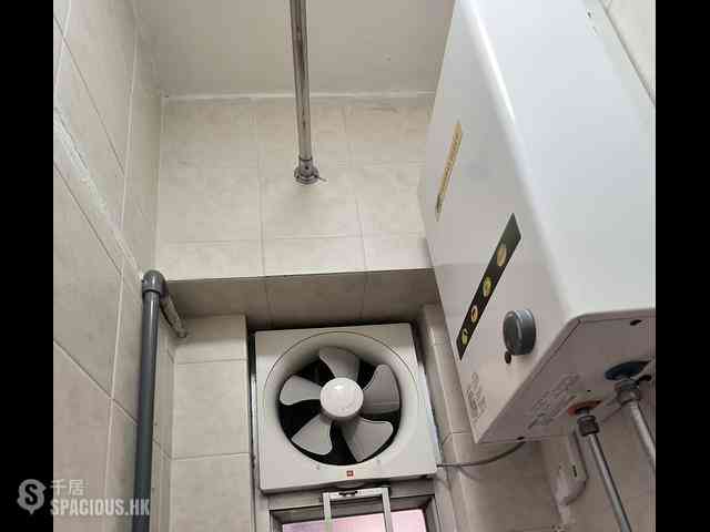 Shau Kei Wan - Fu King Building 05
