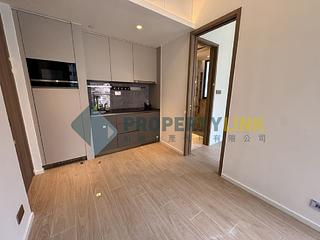 Sai Ying Pun - Des Voeux W Residence 02