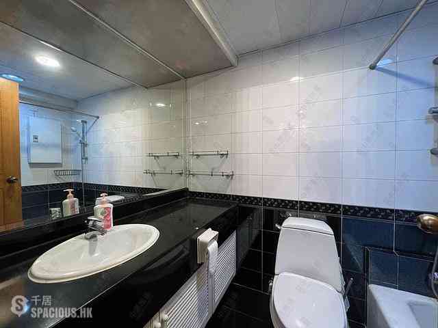 Mid Levels Central - The Grand Panorama Block 1 06