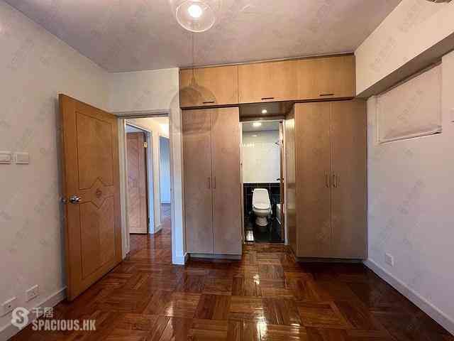Mid Levels Central - The Grand Panorama Block 1 07
