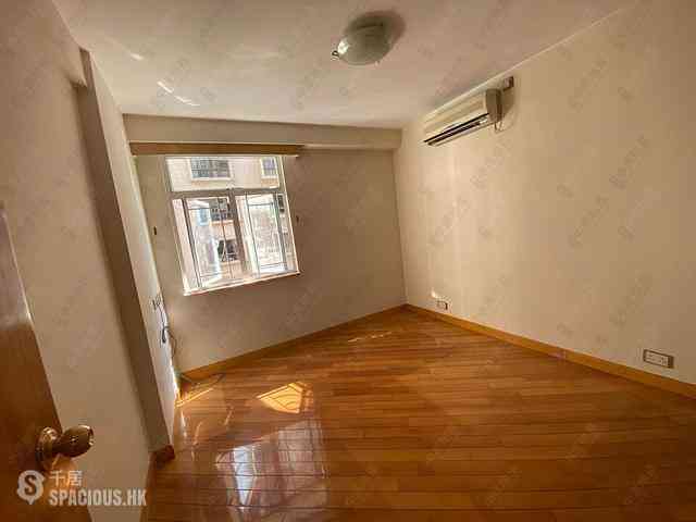 Sai Ying Pun - Wing Cheung Court 04
