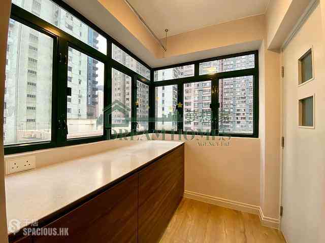Mid Levels Central - Dragon Court 01