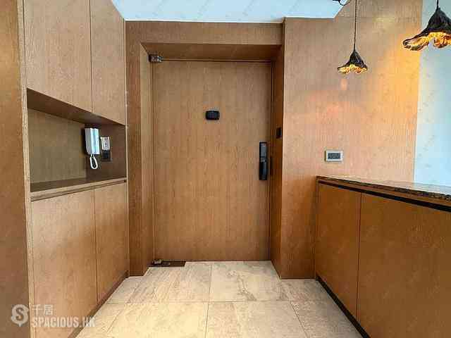 Mid Levels Central - Yukon Court 02