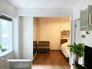 Mid Levels Central - Windsor Court 02