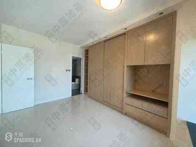 Mid Levels West - 80 Robinson Road 03