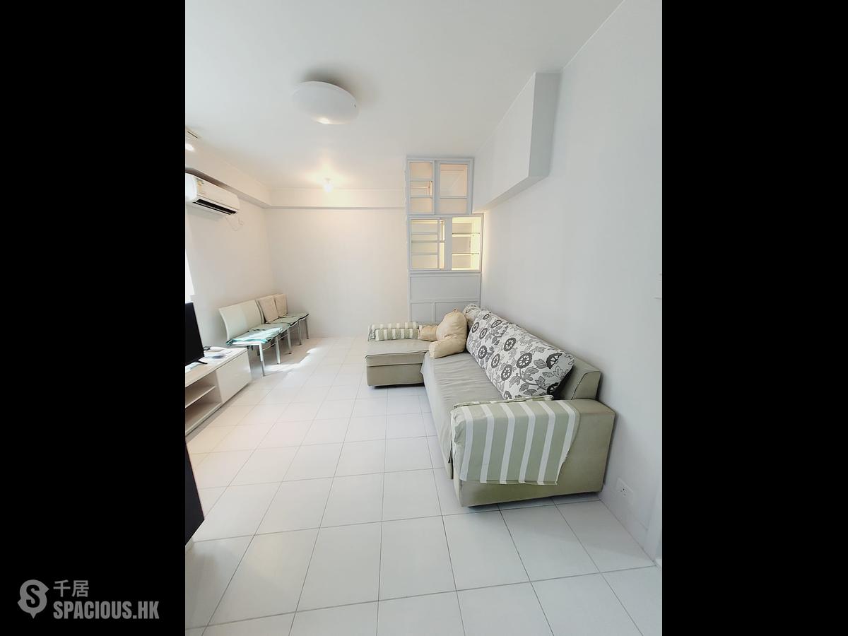Wan Chai - Lok Moon Mansion 01