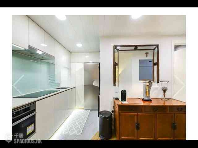 Stubbs Road - The Notting Hill 16
