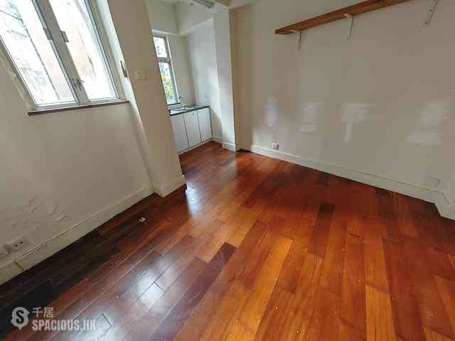 Soho - 52, Elgin Street 01