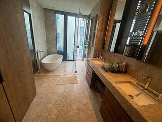 Mid Levels Central - Gramercy 03