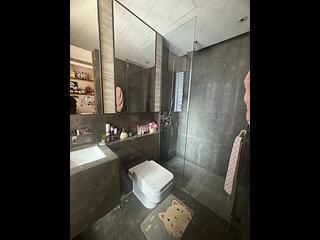 Mid Levels Central - Gramercy 06