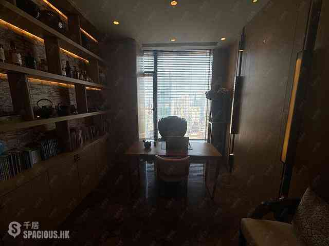 Mid Levels Central - Gramercy 08