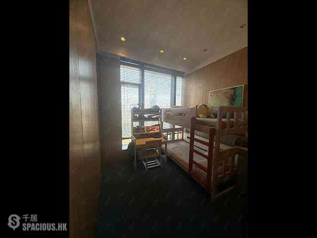 Mid Levels Central - Gramercy 10
