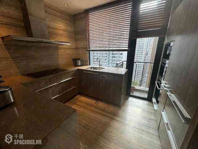 Mid Levels Central - Gramercy 11