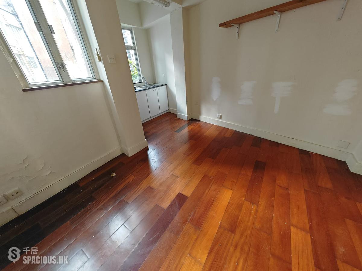 Soho - 52, Elgin Street 01