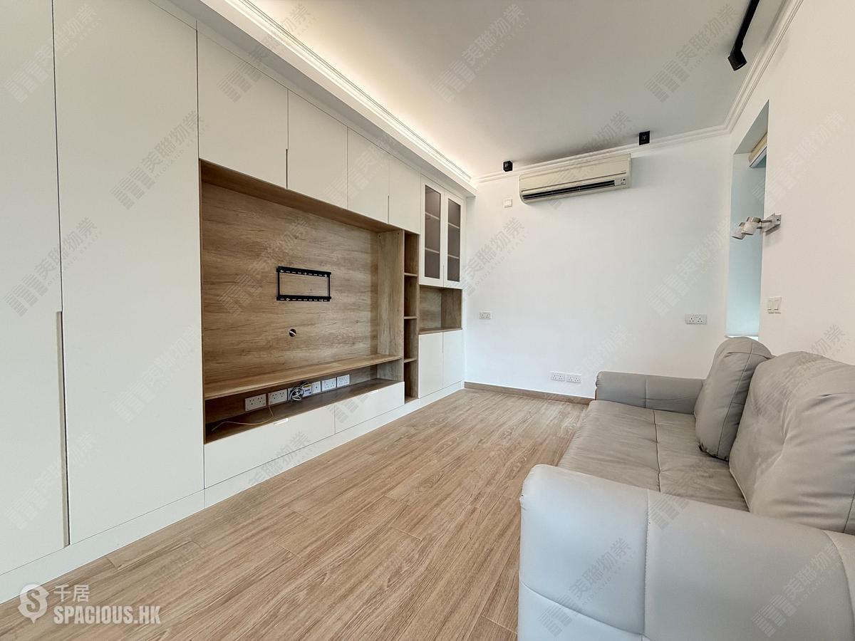 Wan Chai - Royal Court 01