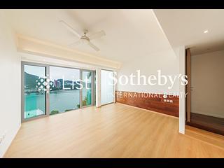 Repulse Bay - The Beachfront 07