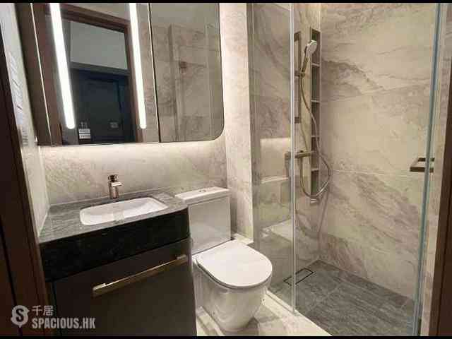 Sai Ying Pun - Des Voeux W Residence 01