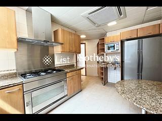 Mid Levels Central - Fairlane Tower 09