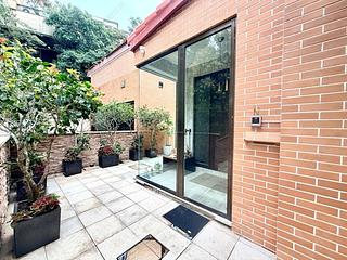 The Peak - Kellett View Town Houses 11