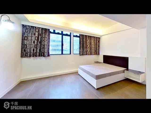 Wan Chai - The Mount 18