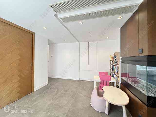 Mid Levels Central - Birchwood Place 08